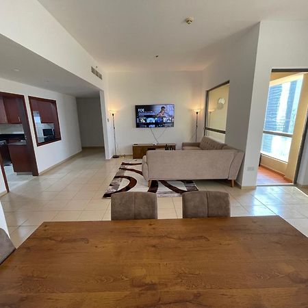 Seaview Beach Hostel Jbr - Walk To Beach - Gym - Pool - Metro Station 두바이 외부 사진