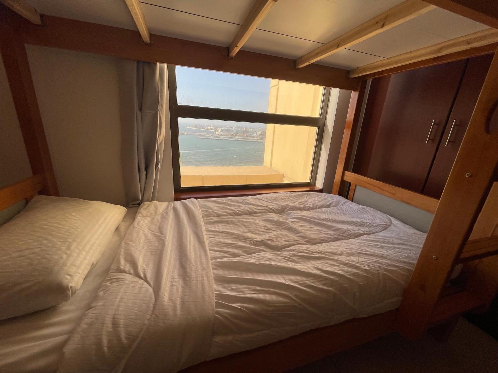 Seaview Beach Hostel Jbr - Walk To Beach - Gym - Pool - Metro Station 두바이 외부 사진