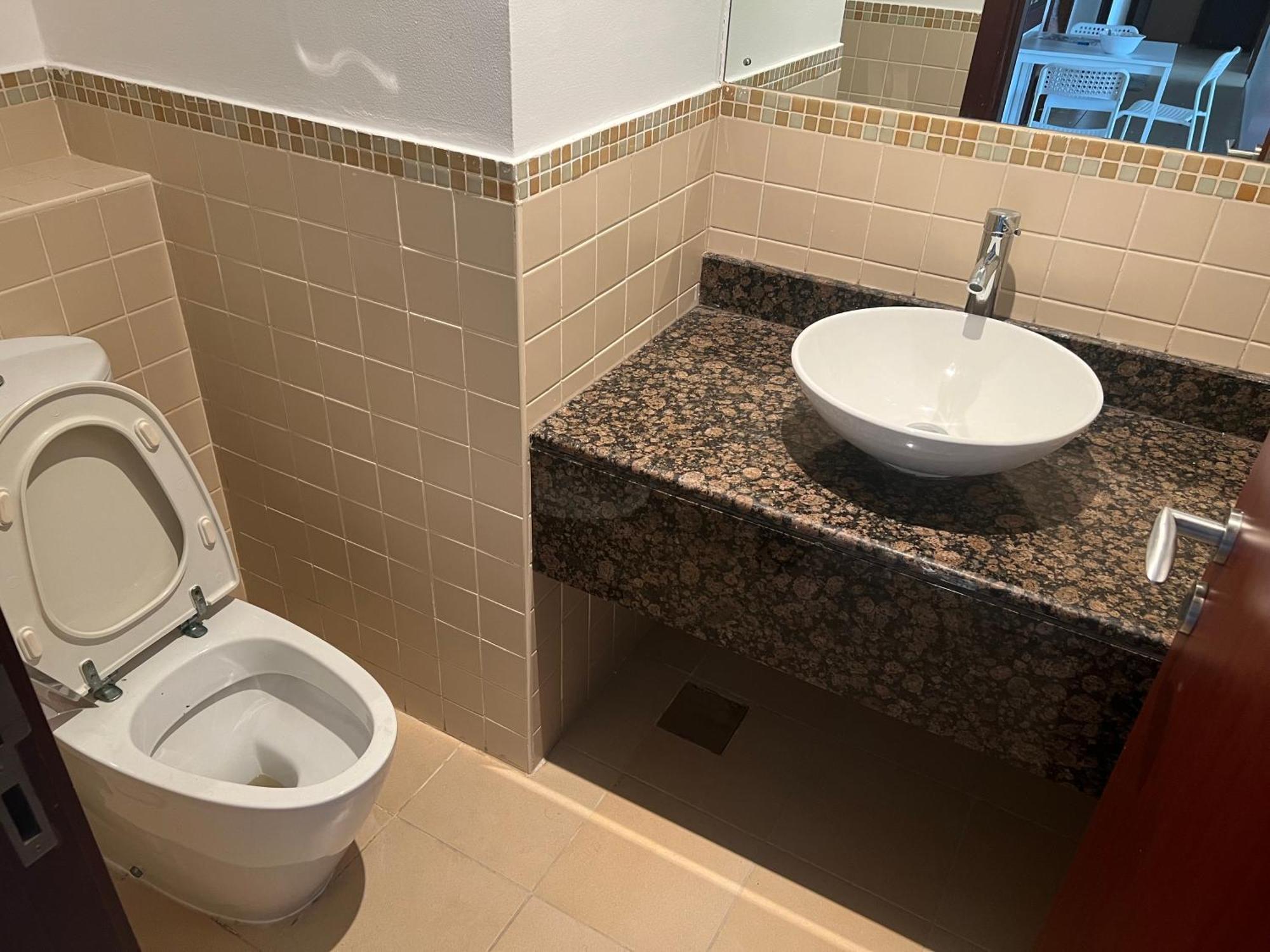 Seaview Beach Hostel Jbr - Walk To Beach - Gym - Pool - Metro Station 두바이 외부 사진