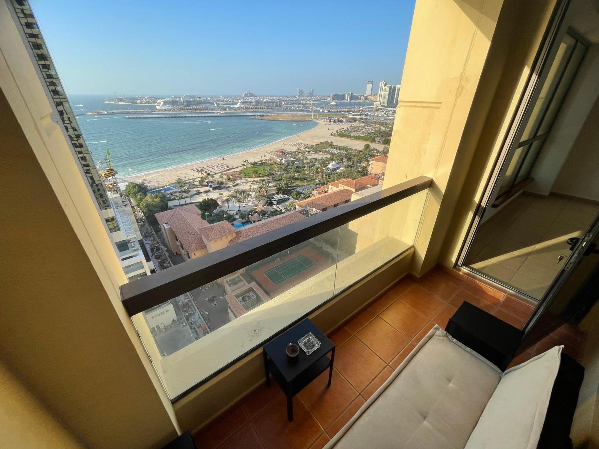 Seaview Beach Hostel Jbr - Walk To Beach - Gym - Pool - Metro Station 두바이 외부 사진