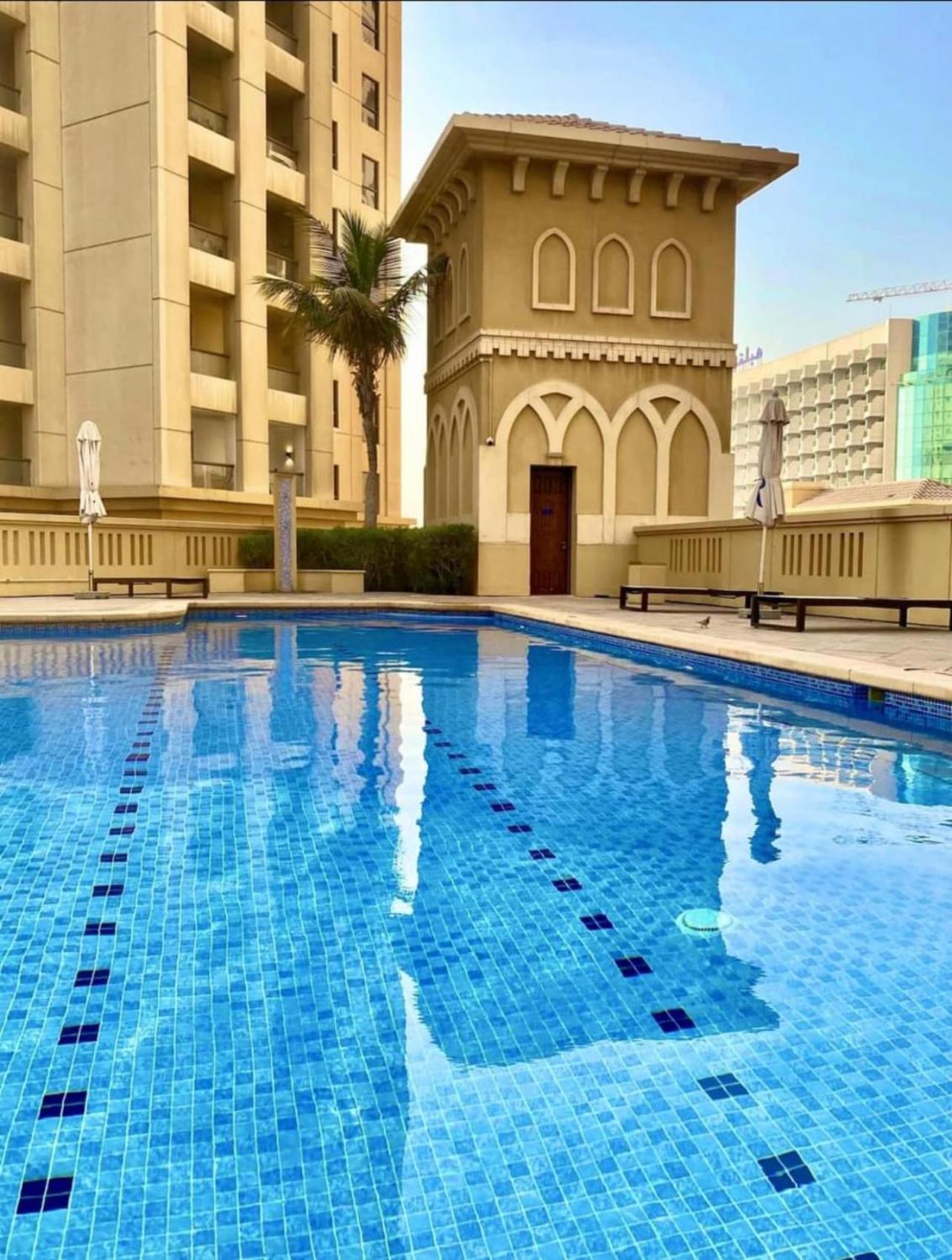 Seaview Beach Hostel Jbr - Walk To Beach - Gym - Pool - Metro Station 두바이 외부 사진